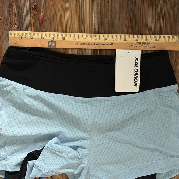 Salomon Women's Athletic Sense Aero 2in1 shorts Sz L - Picture 7 of 7